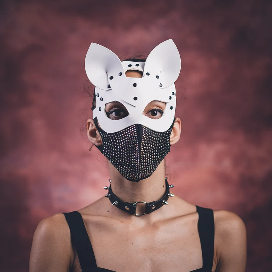 MASCARA GATO EN CUERO SINTETICO BLANCO 1