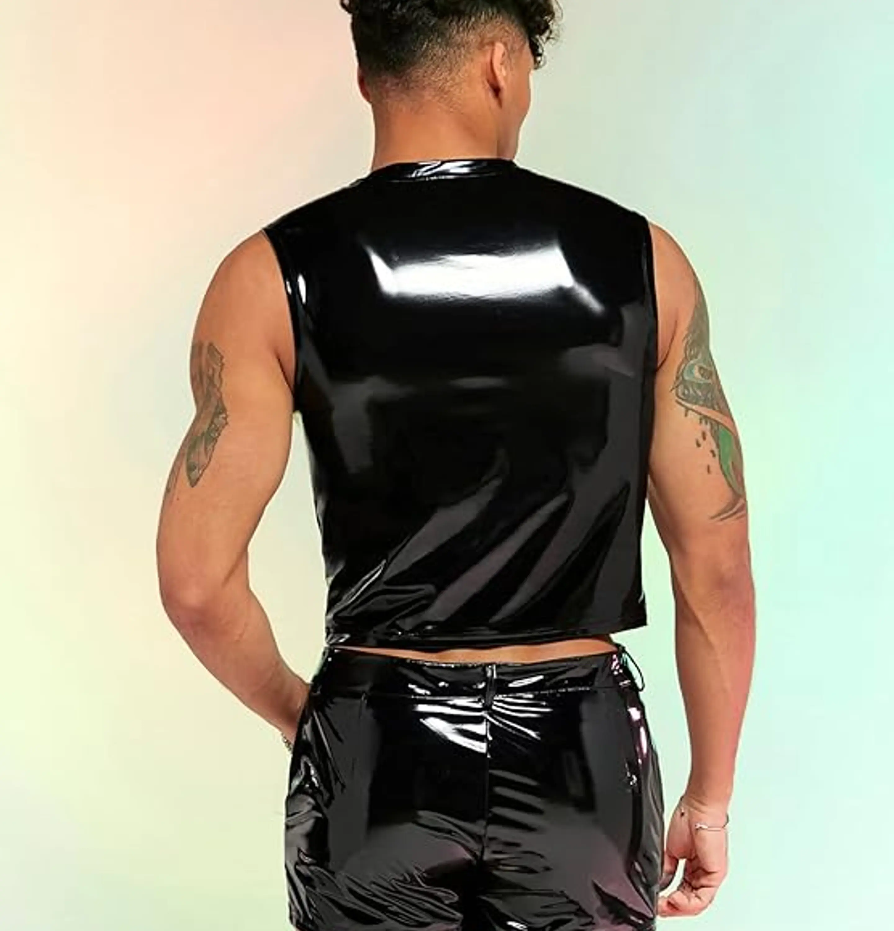 CONJUNTO SHORT Y CROP TOP EN SHAROL LATEX 5