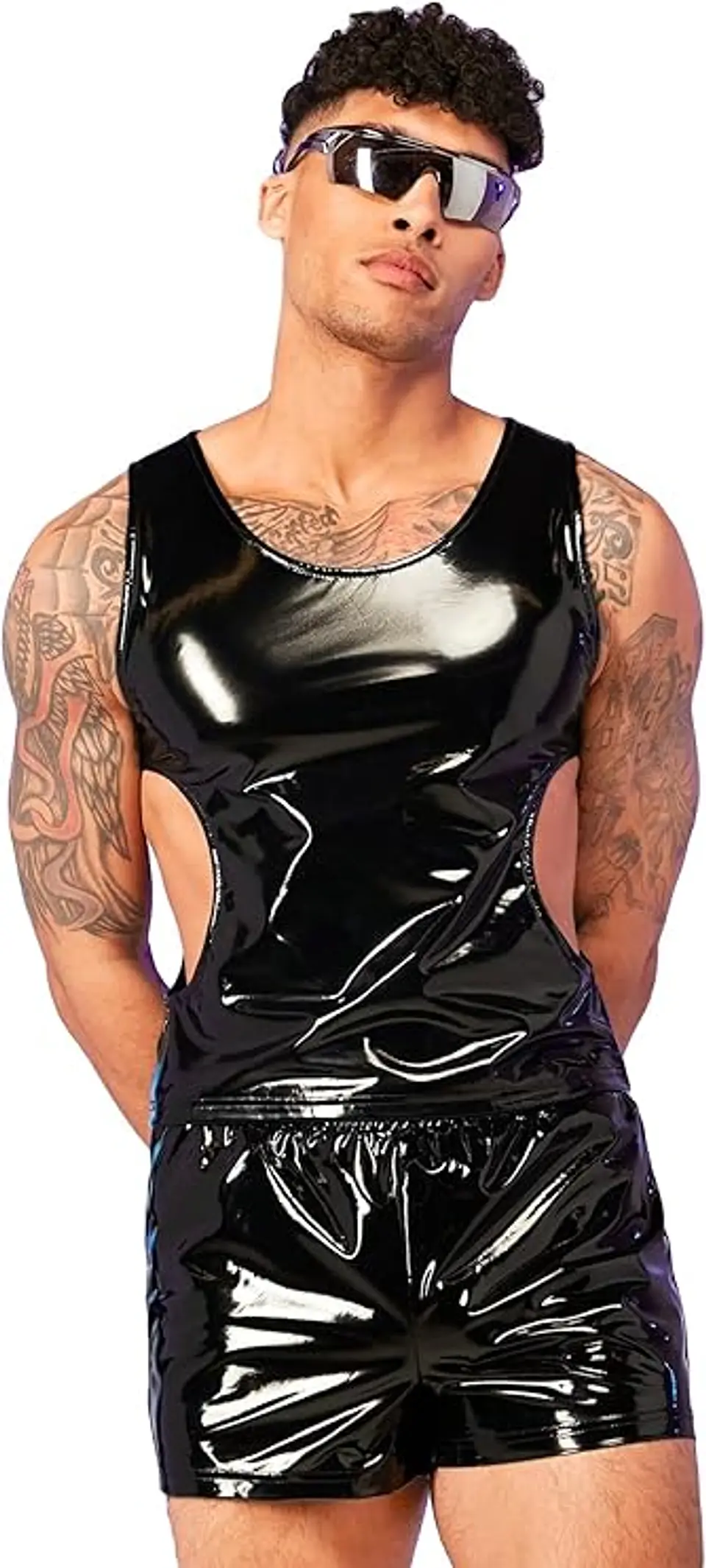 CONJUNTO SHORT Y CAMISETA  EN SHAROL LATEX CON APERTURA AL LADO 5