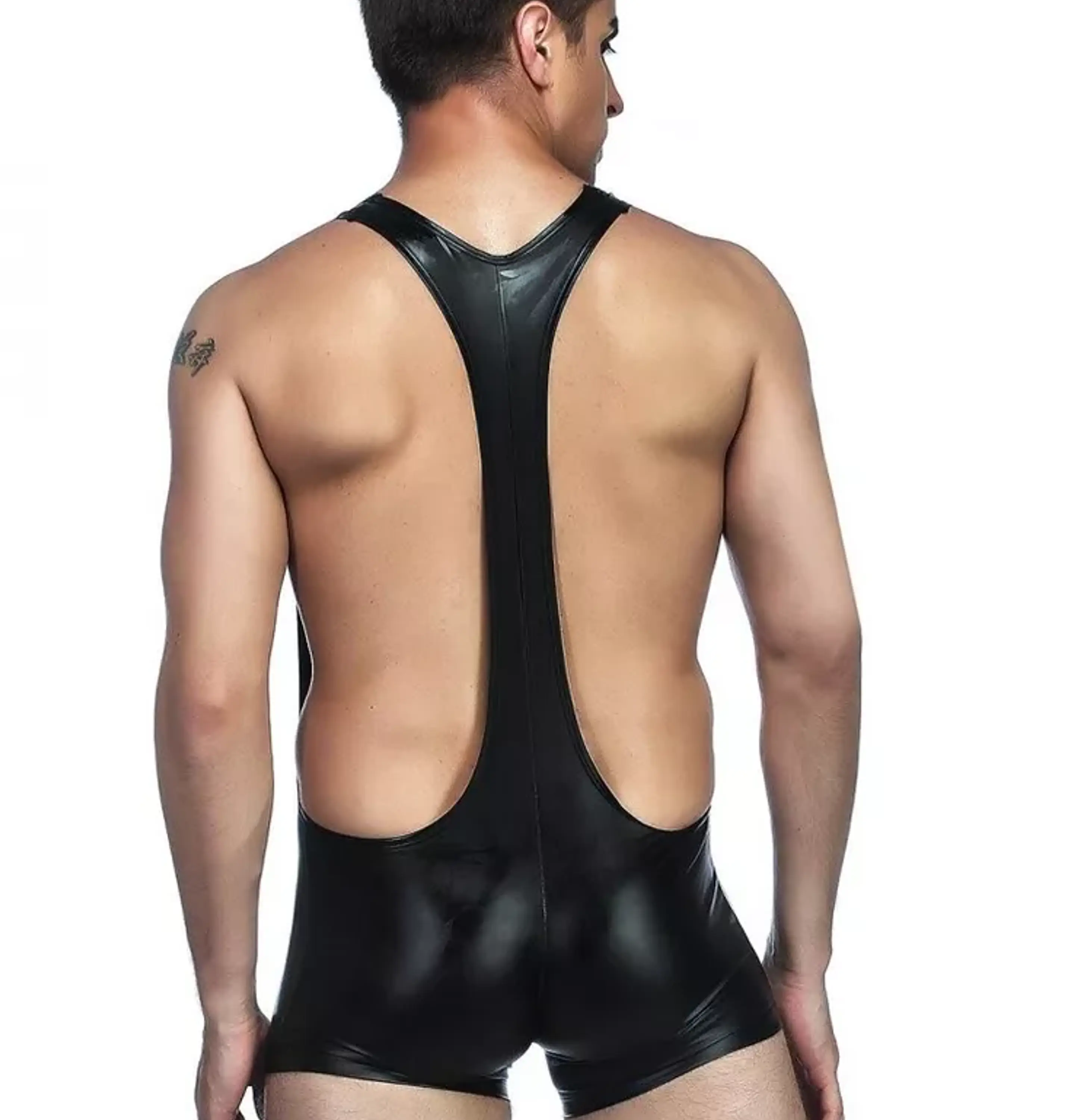 CATSUIT CORTO HOMBRE EN CHAROL 2