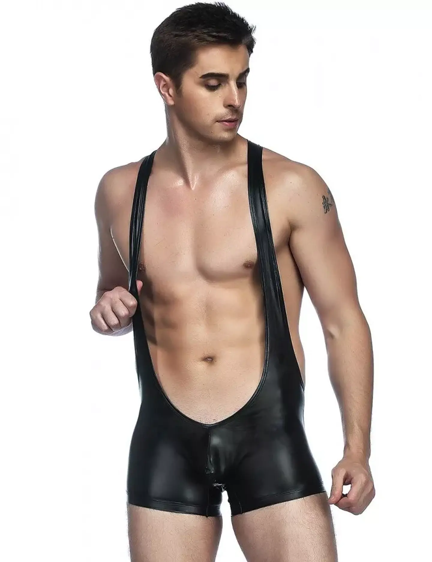 CATSUIT CORTO HOMBRE EN CHAROL 3