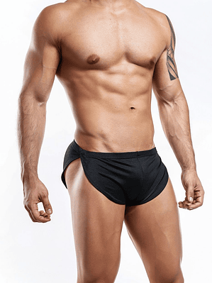 SHORT CORTO CON ABERTURA Y REALCE