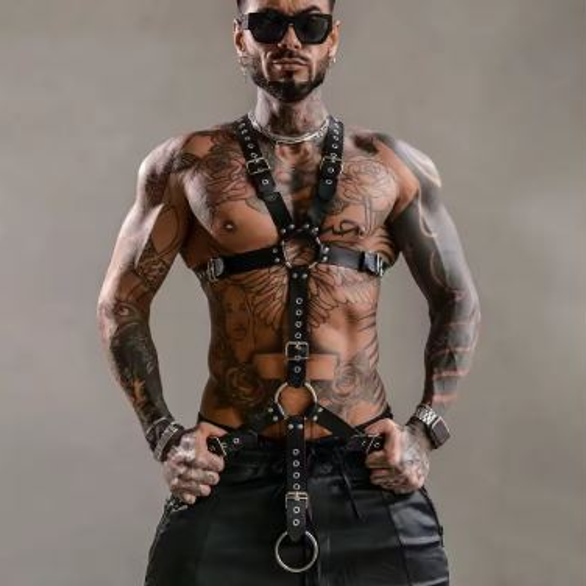  NUEVO  ARNES CON ANILLO RETARDANTE NEGRO 4