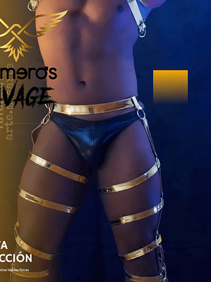 PANTALON EN CUERO SINTETICO CON AMARRE PARA HOMBRE DORADO