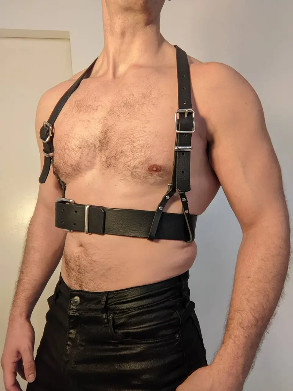 ARNES DE PECHO PARA HOMBRE NEGRO 2