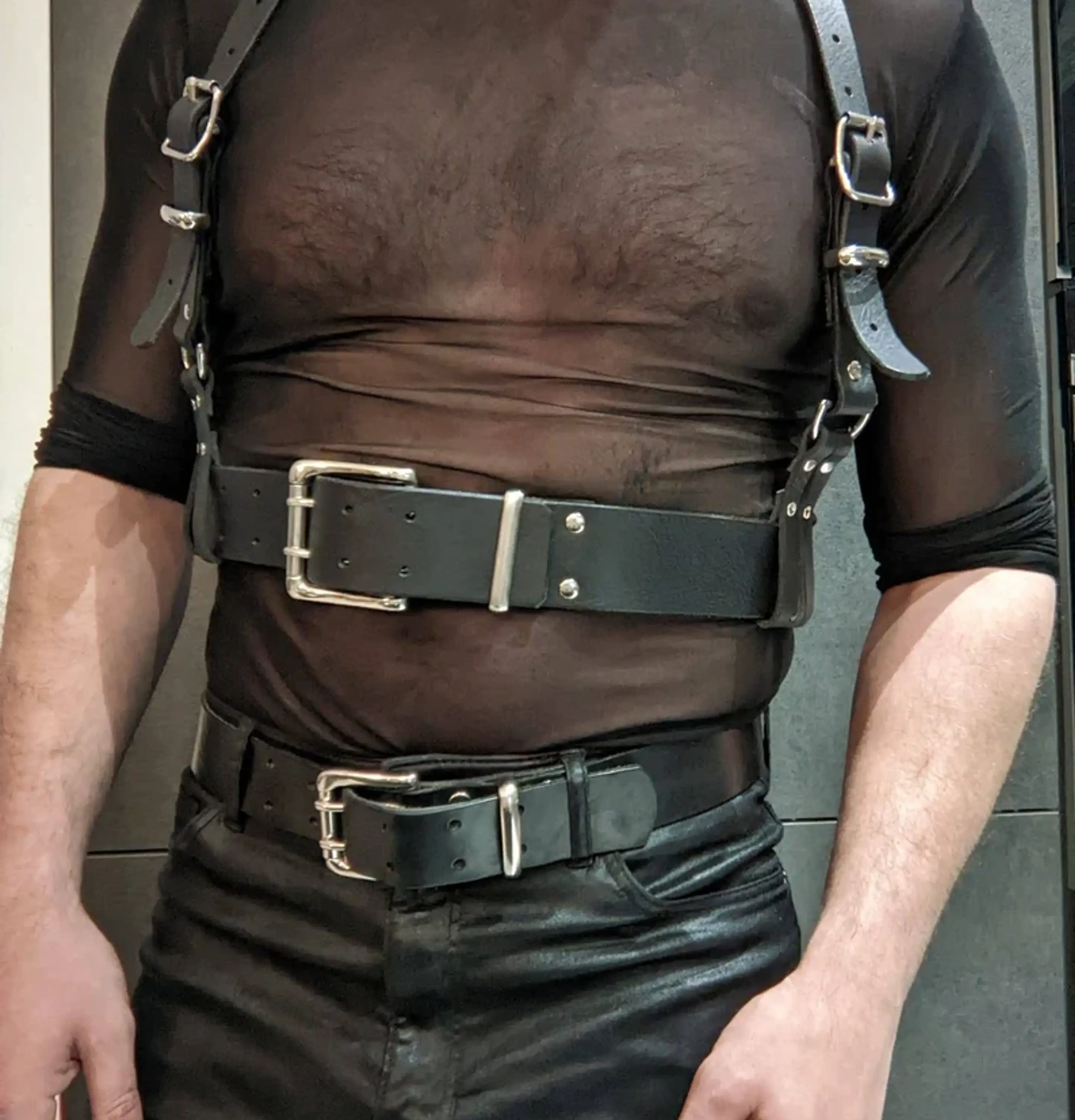 ARNES DE PECHO PARA HOMBRE NEGRO 3
