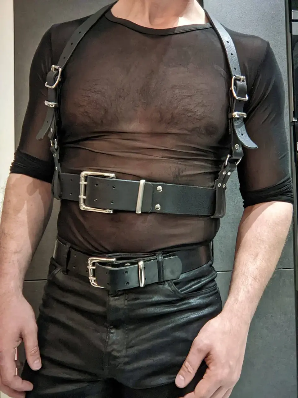 ARNES DE PECHO PARA HOMBRE NEGRO 3
