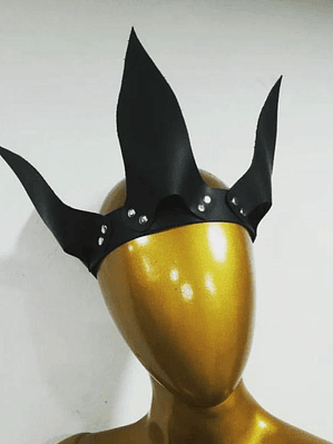 CORONA EN CUERO SINTETICO