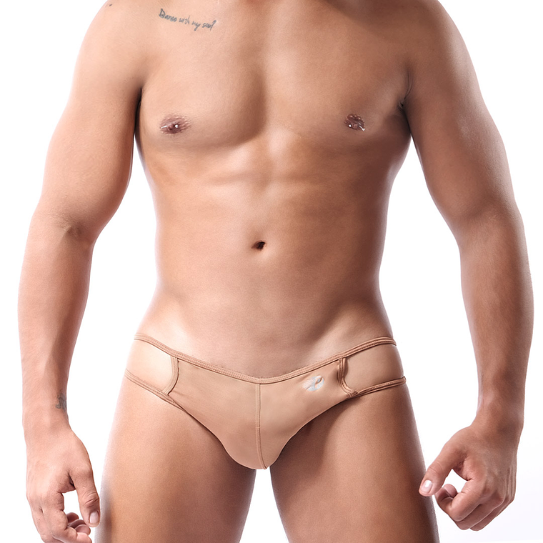 BRIEF CON CORTE Y HERRAJES 4