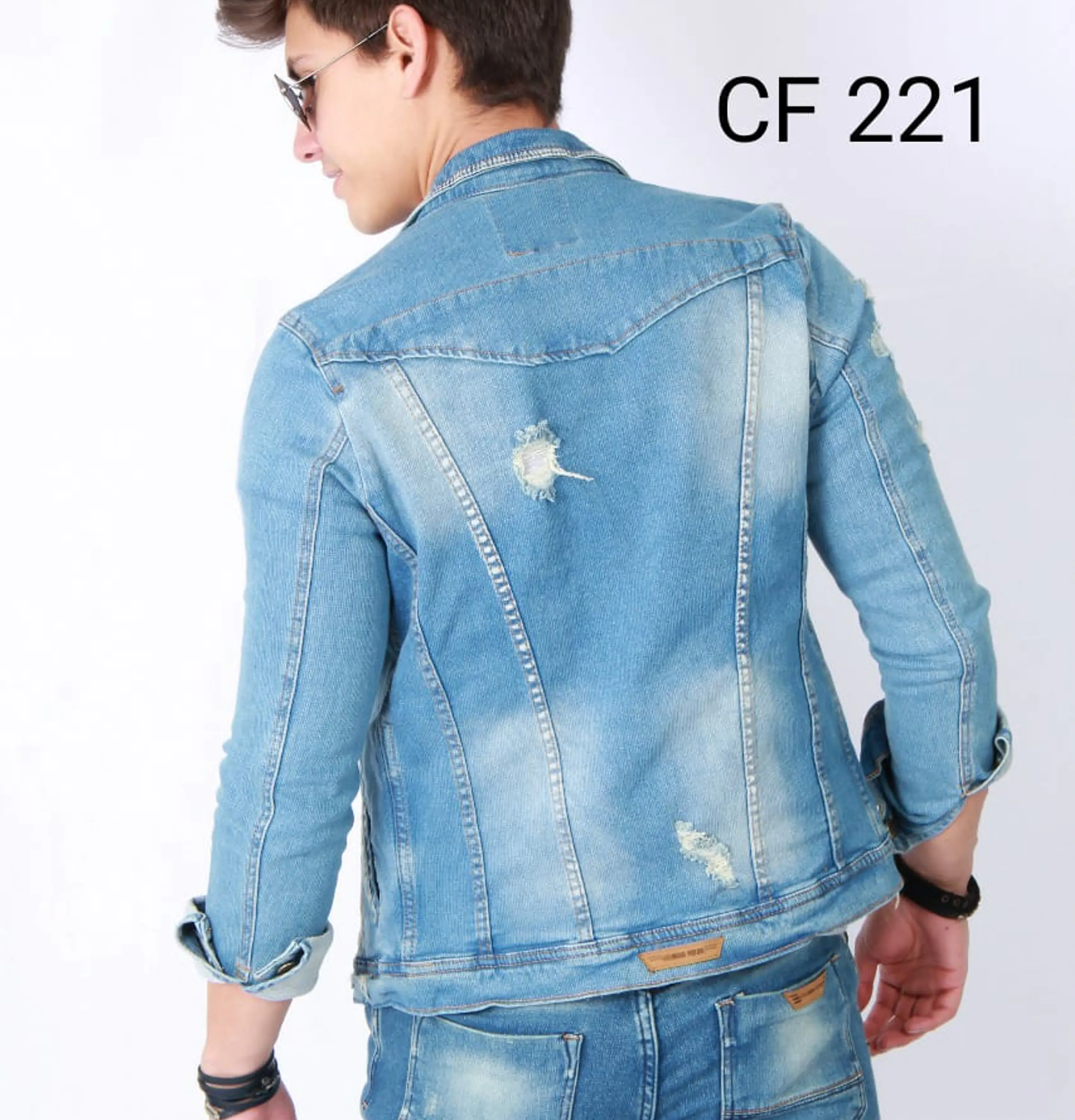 CHAQUETA EN JEANS 221 2