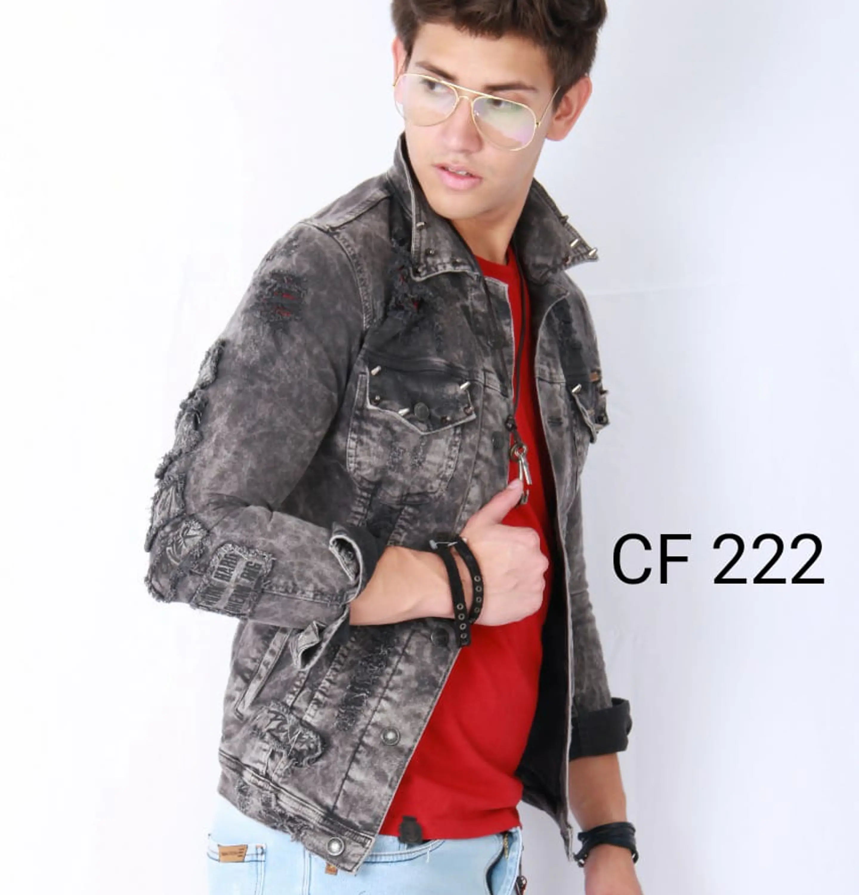 CHAQUETA EN JEANS  2