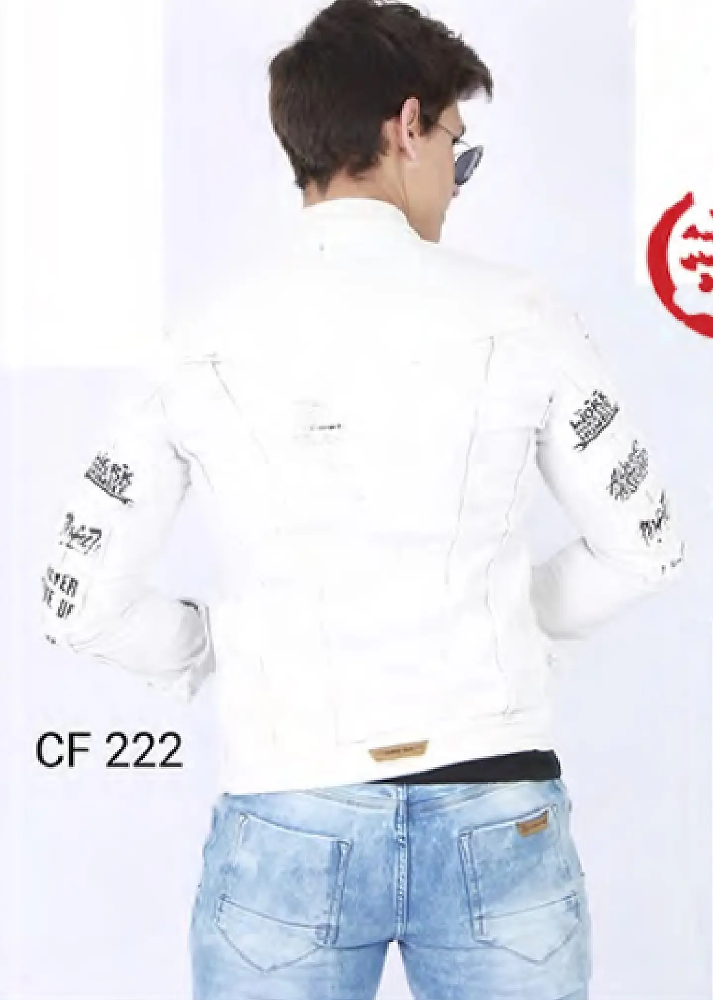 CHAQUETA EN JEANS 3