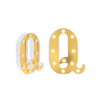 Letra Q dorada con luz LED 22cm