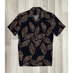 Guayabera Negra diseño plumas cafe tela viscosa