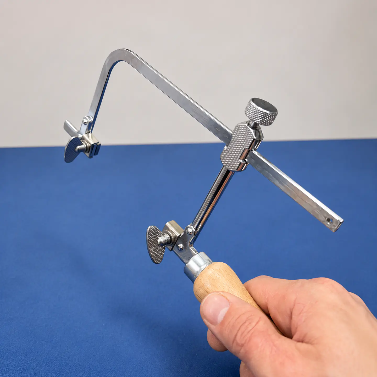 Arco de Sierra Ajustable para Joyería con Mango de Madera 2