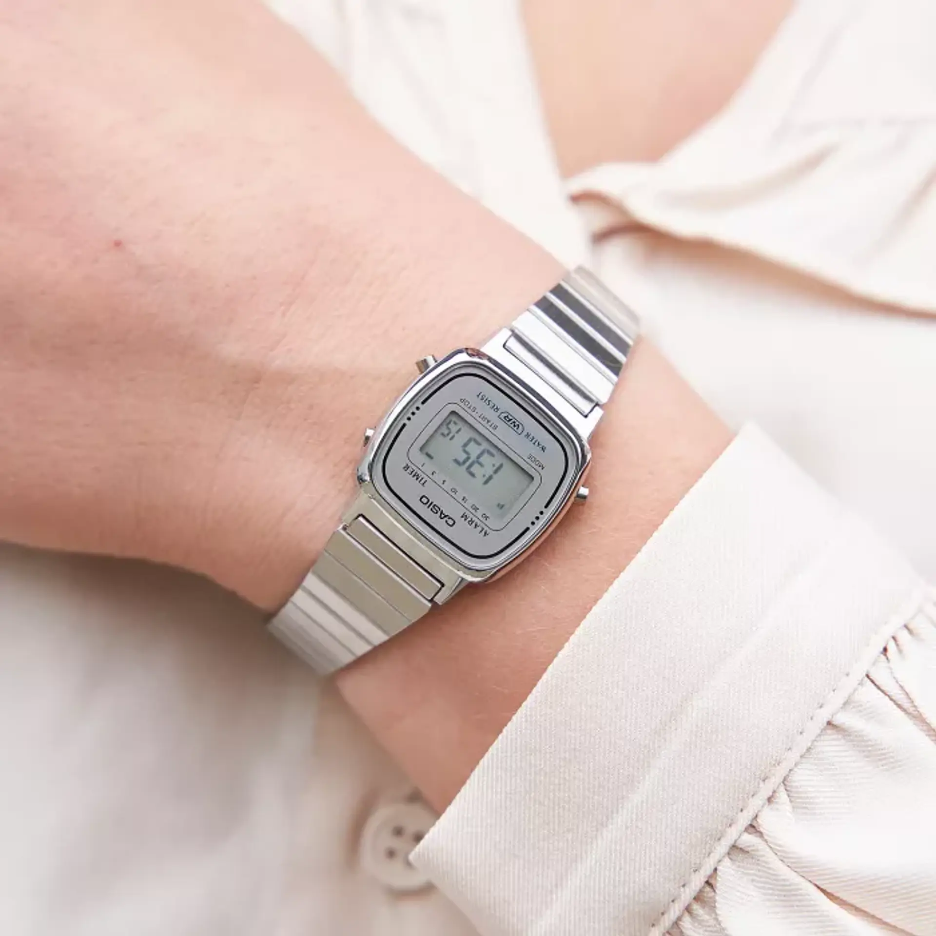 RELOJ CASIO MUJER LA670WA-7DF SILVER 2