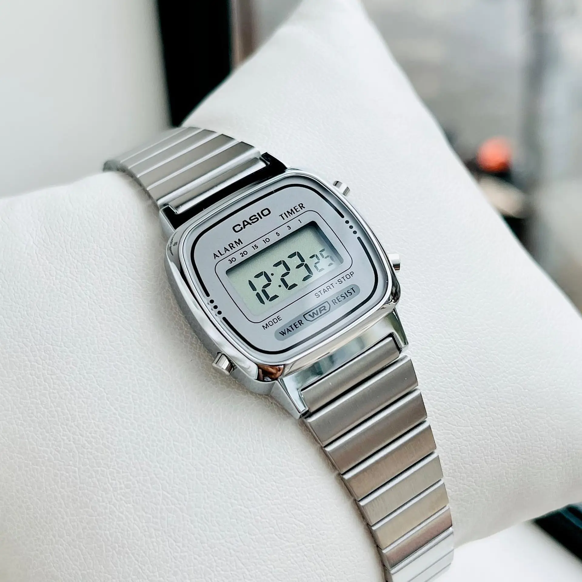 RELOJ CASIO MUJER LA670WA-7DF SILVER 3
