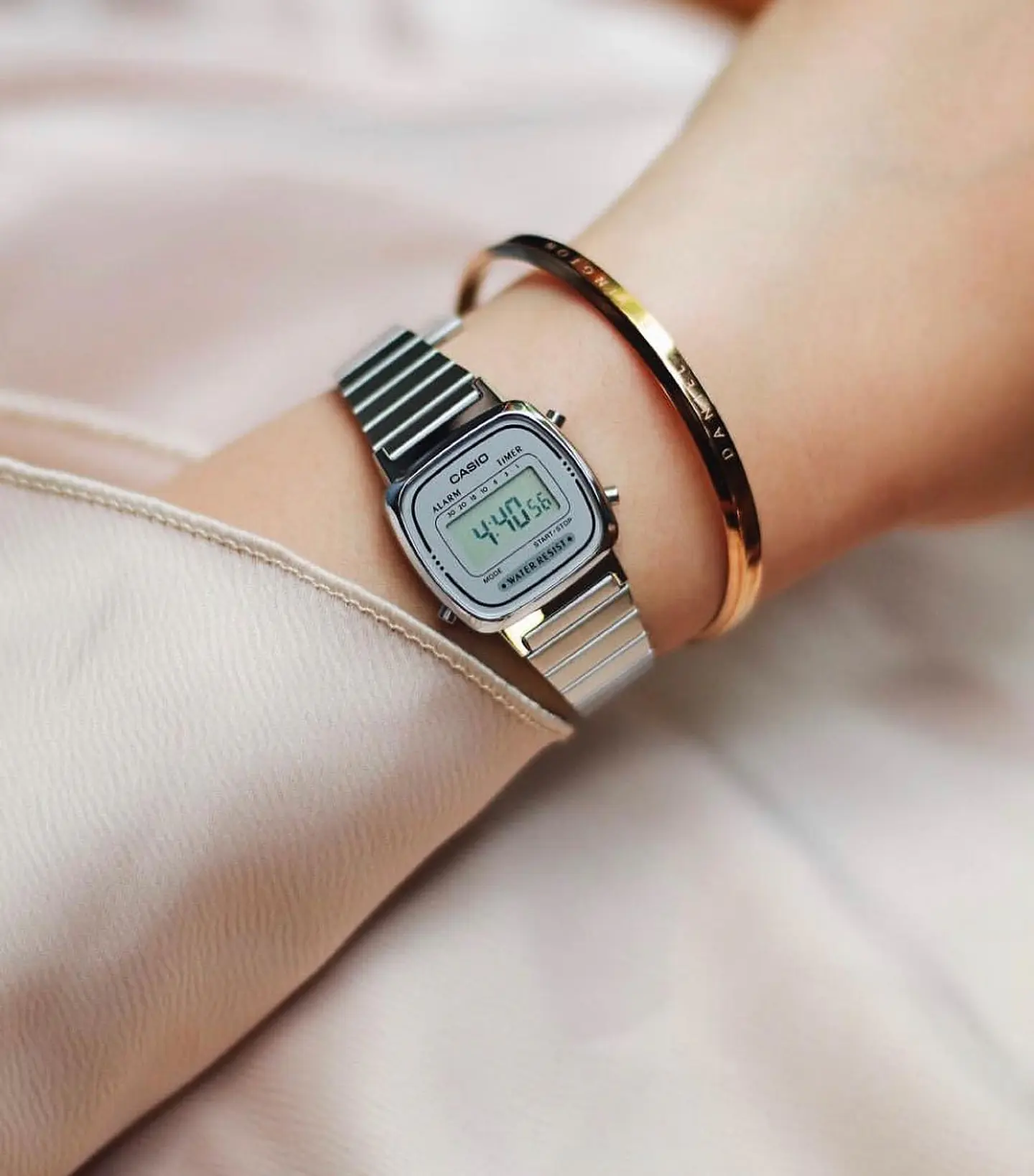 RELOJ CASIO MUJER LA670WA-7DF SILVER 4