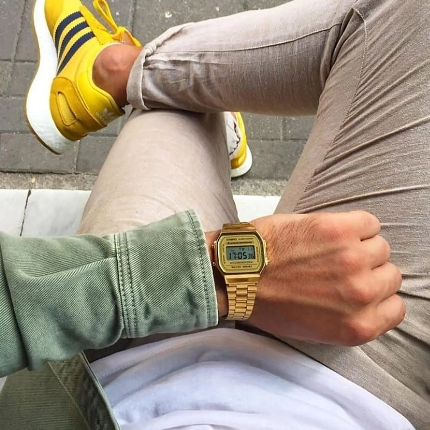 RELOJ CASIO PARA HOMBRE A168WG-9W 3