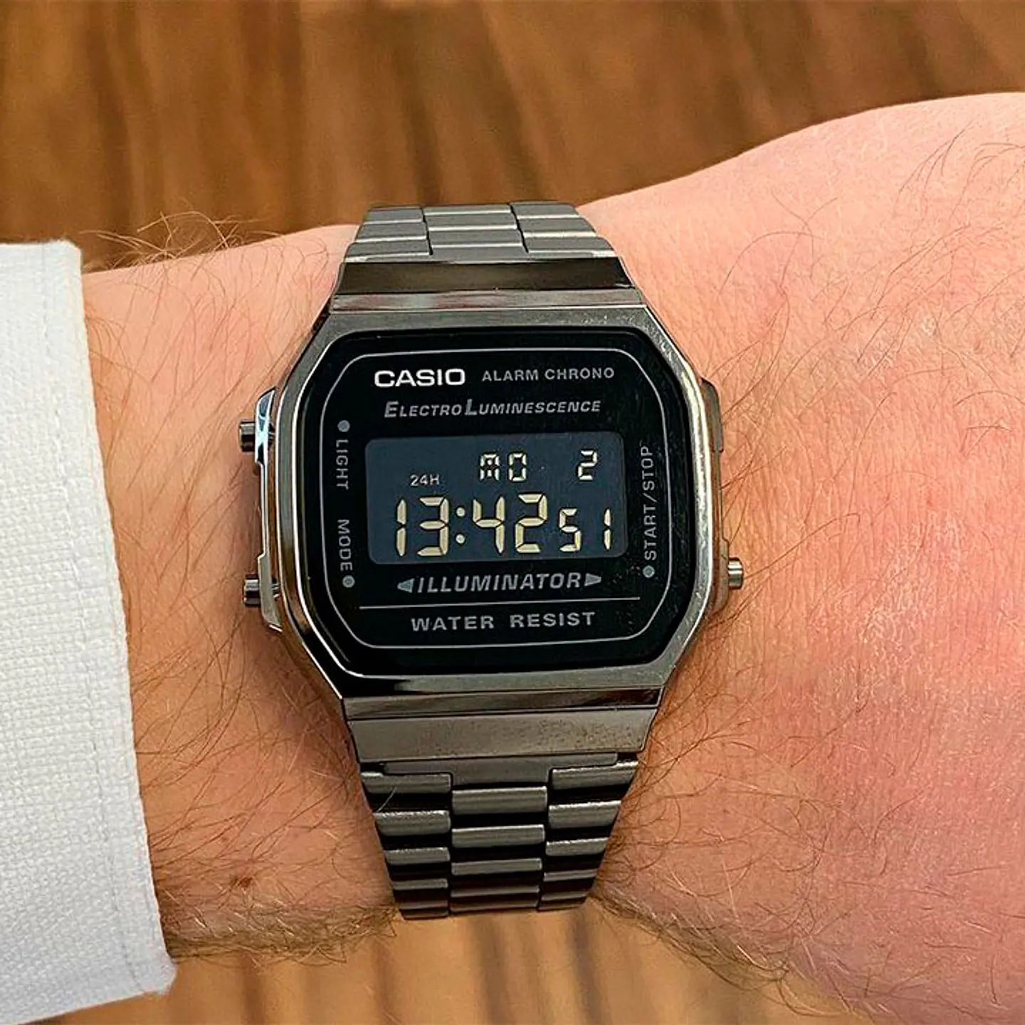 RELOJ CASIO PARA HOMBRE A168WGG-1B ACERO GRIS CARBON 3