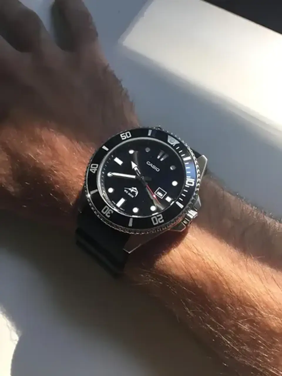 RELOJ CASIO PARA HOMBRE MDV-106-1AV 3