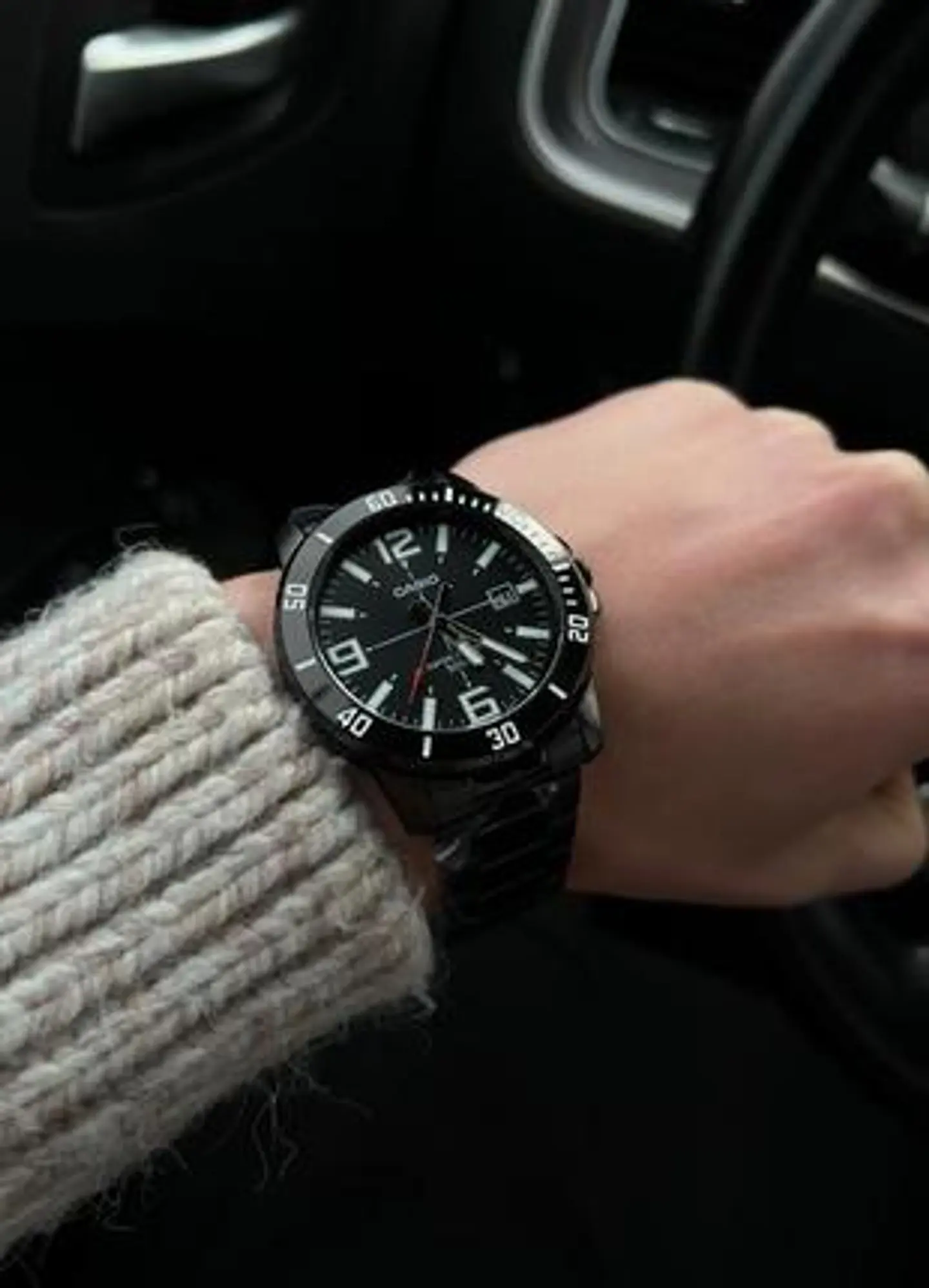 RELOJ CASIO PARA HOMBRE MTP-VD01B-1BV 3
