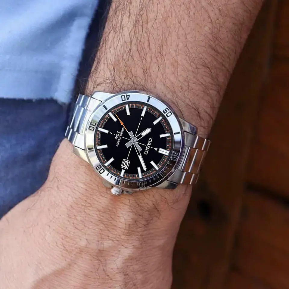 RELOJ CASIO PARA HOMBRE MTP-VD01D-1E2V 2