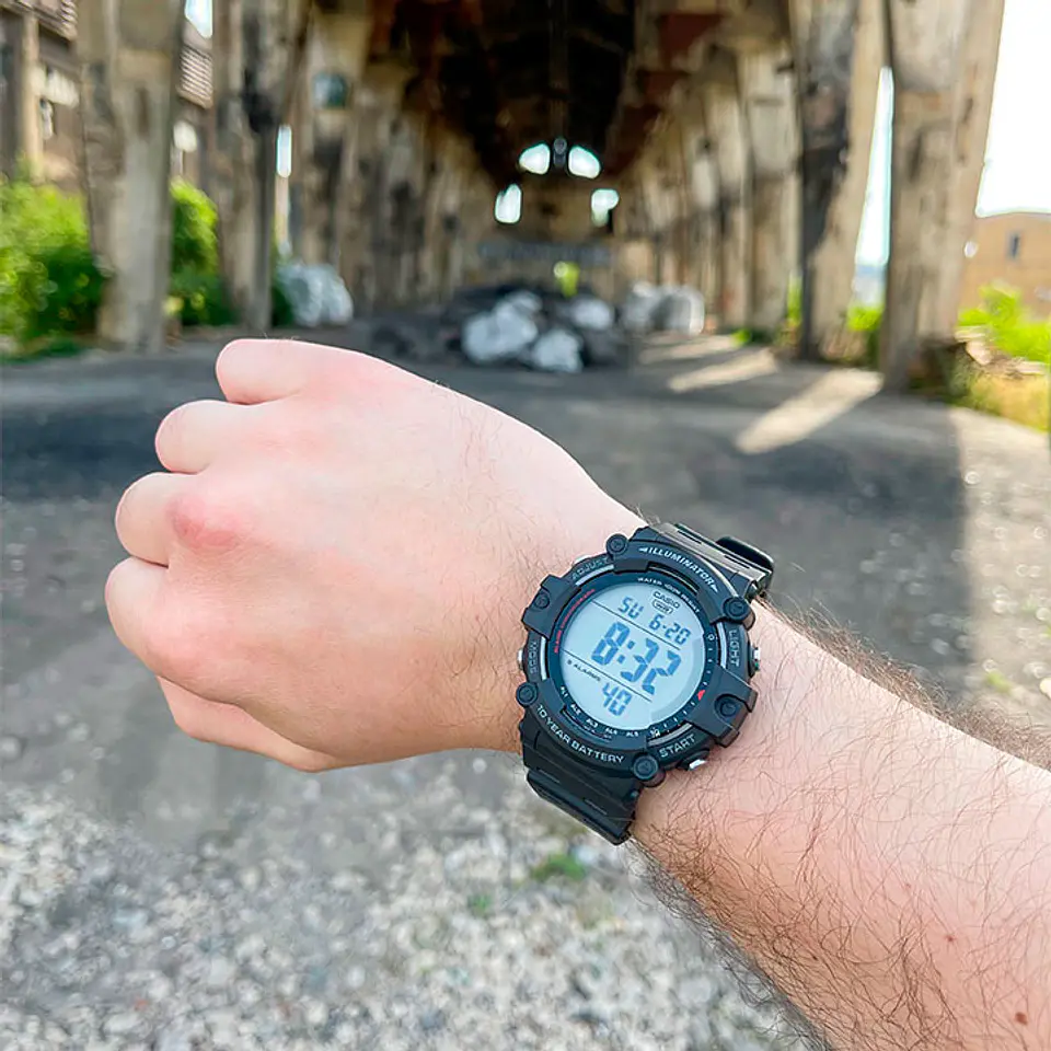 RELOJ CASIO PARA HOMBRE AE-1500WH-1AV 3