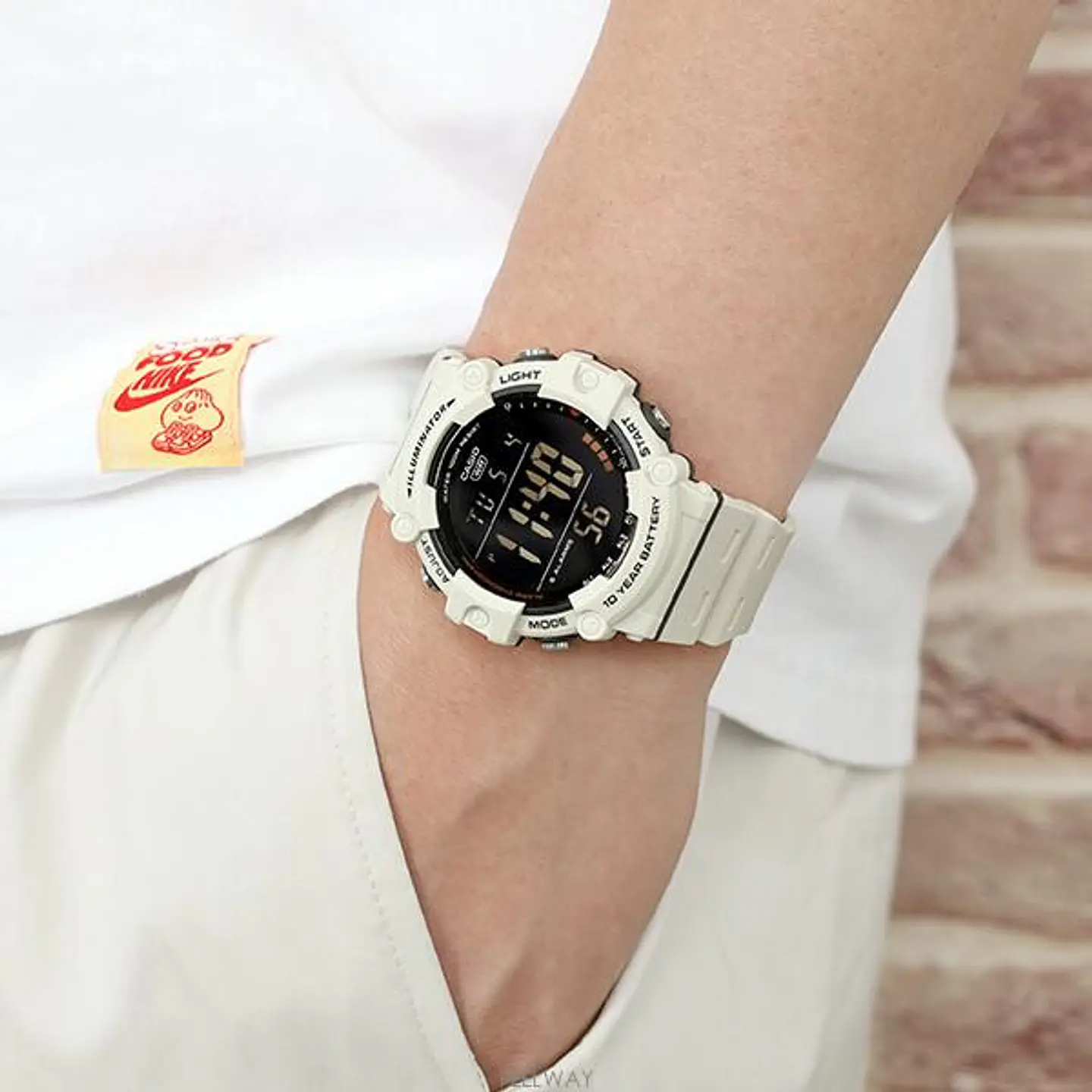 RELOJ CASIO PARA HOMBRE AE-1500WH-8B2V 2
