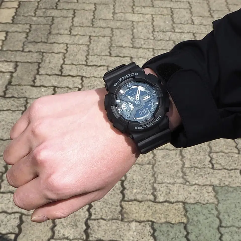 RELOJ G SHOCK PARA HOMBRE GA-110-1BER 3