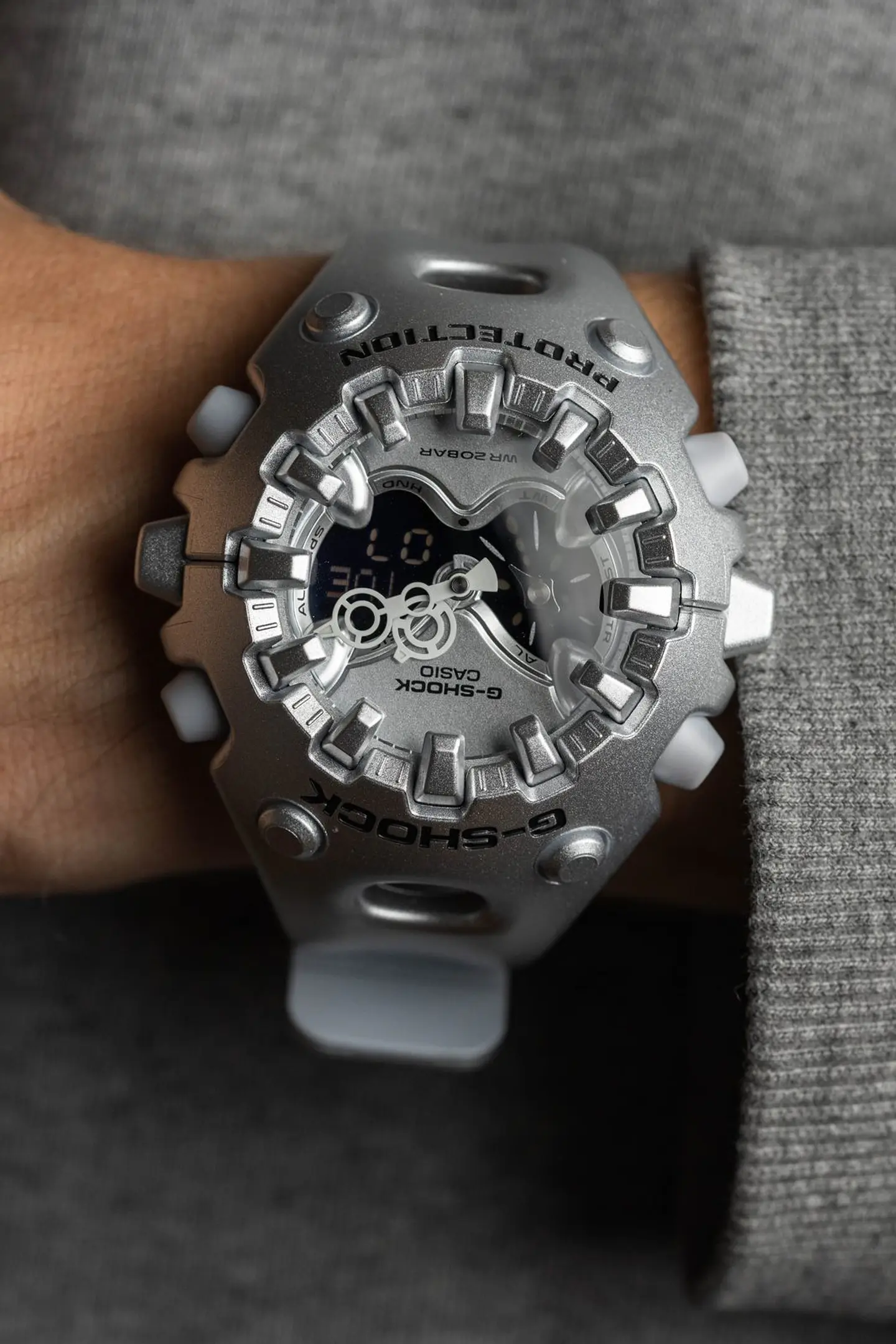 RELOJ G SHOCK PARA HOMBRE GA-V01-8A 3