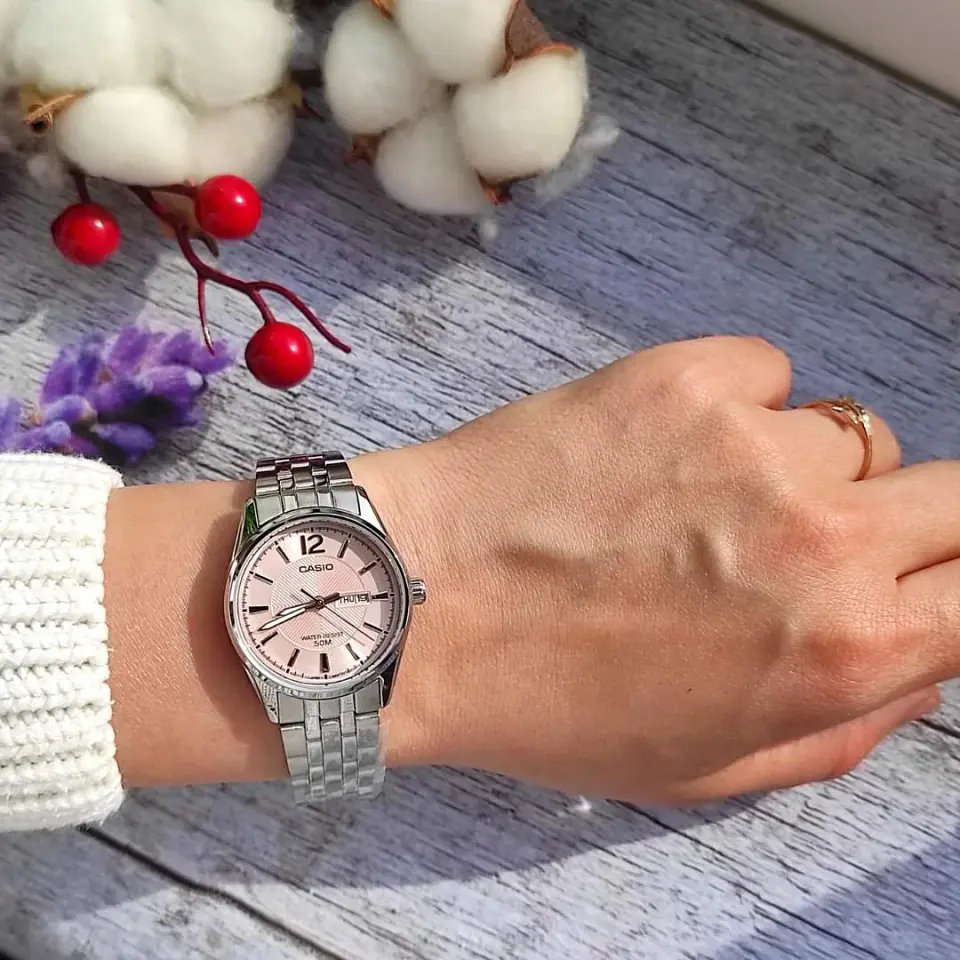 CASIO LTP 1335D-5AV RELOJ MUJER ORIGINAL PLATEADO DIAL ROSA 4