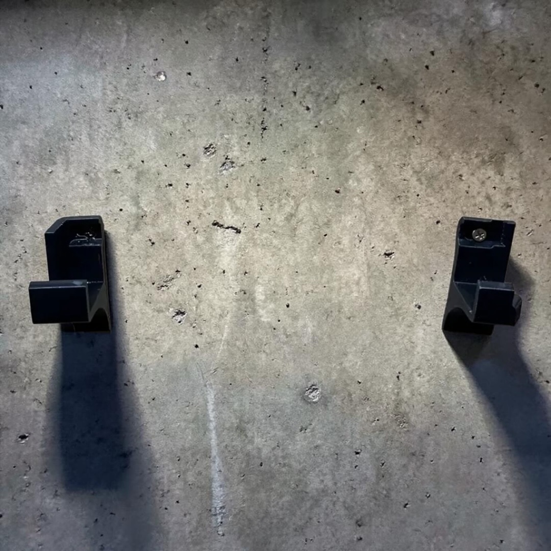 Soporte Muro Ps4 Slim + 2 Soporte De Control 4