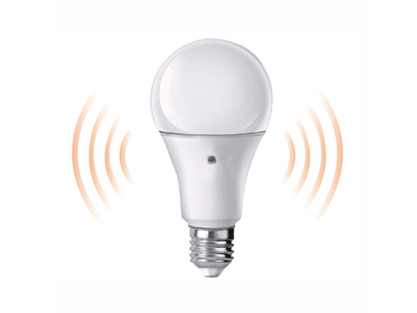 LÂMPADA E27 9W 230V 6500K IP20 COM SENSOR CREPUSCULAR 1