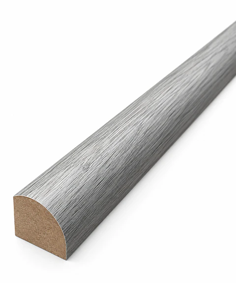 Junquillo MDF 28x15mm 2400mm Color 6105