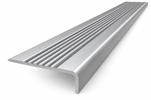 Nariz de Grada Aluminio Ploma