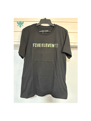 POLERA FIVE POINT ELEVEN WM LETTER & RTICL SS WOMAN