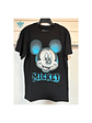 Polera Disney Mickey Camiseta para Adulto Que Brilla en la Oscuridad - Miniatura 1