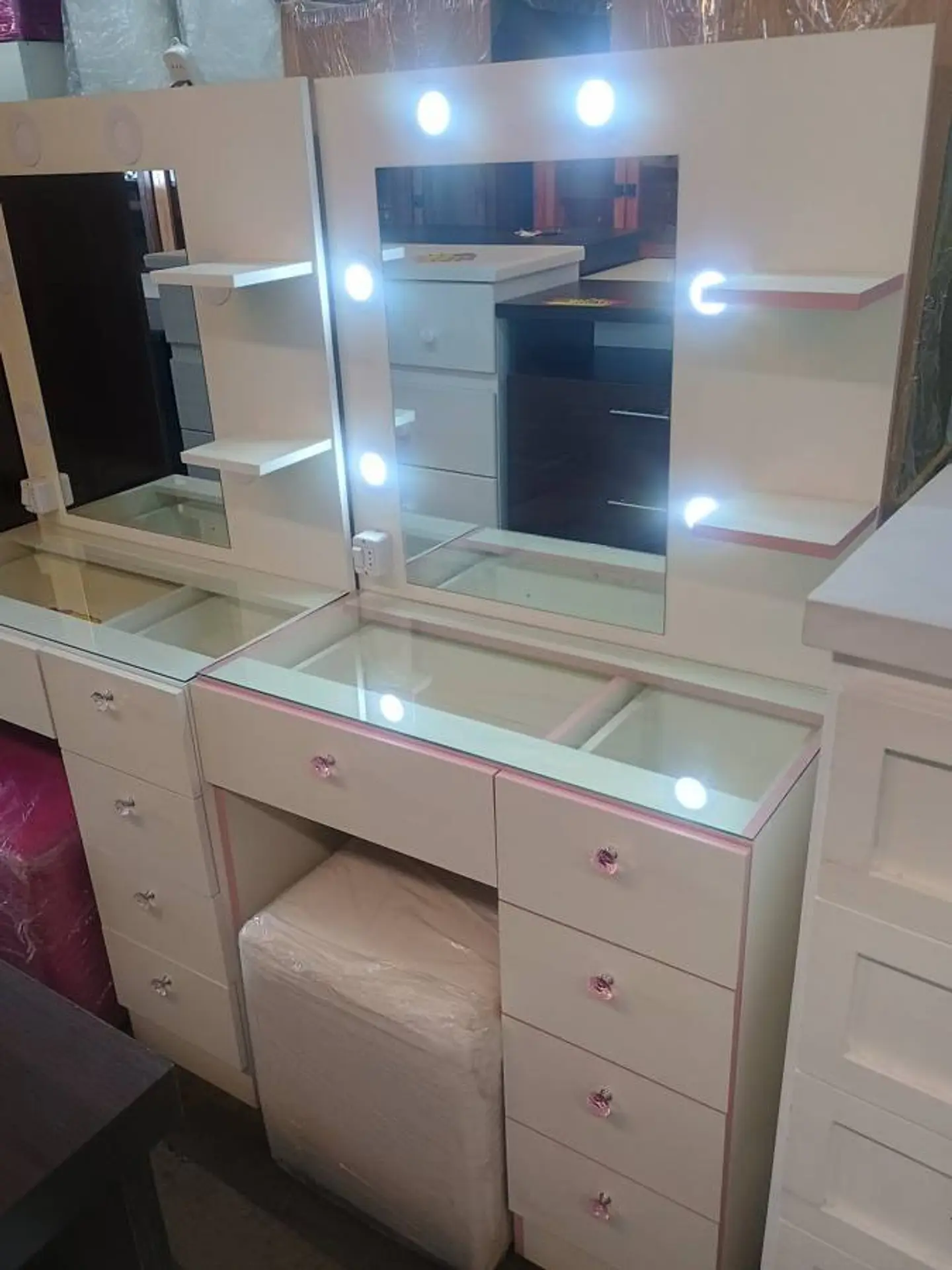 Tocador con luces LED y espejo 5
