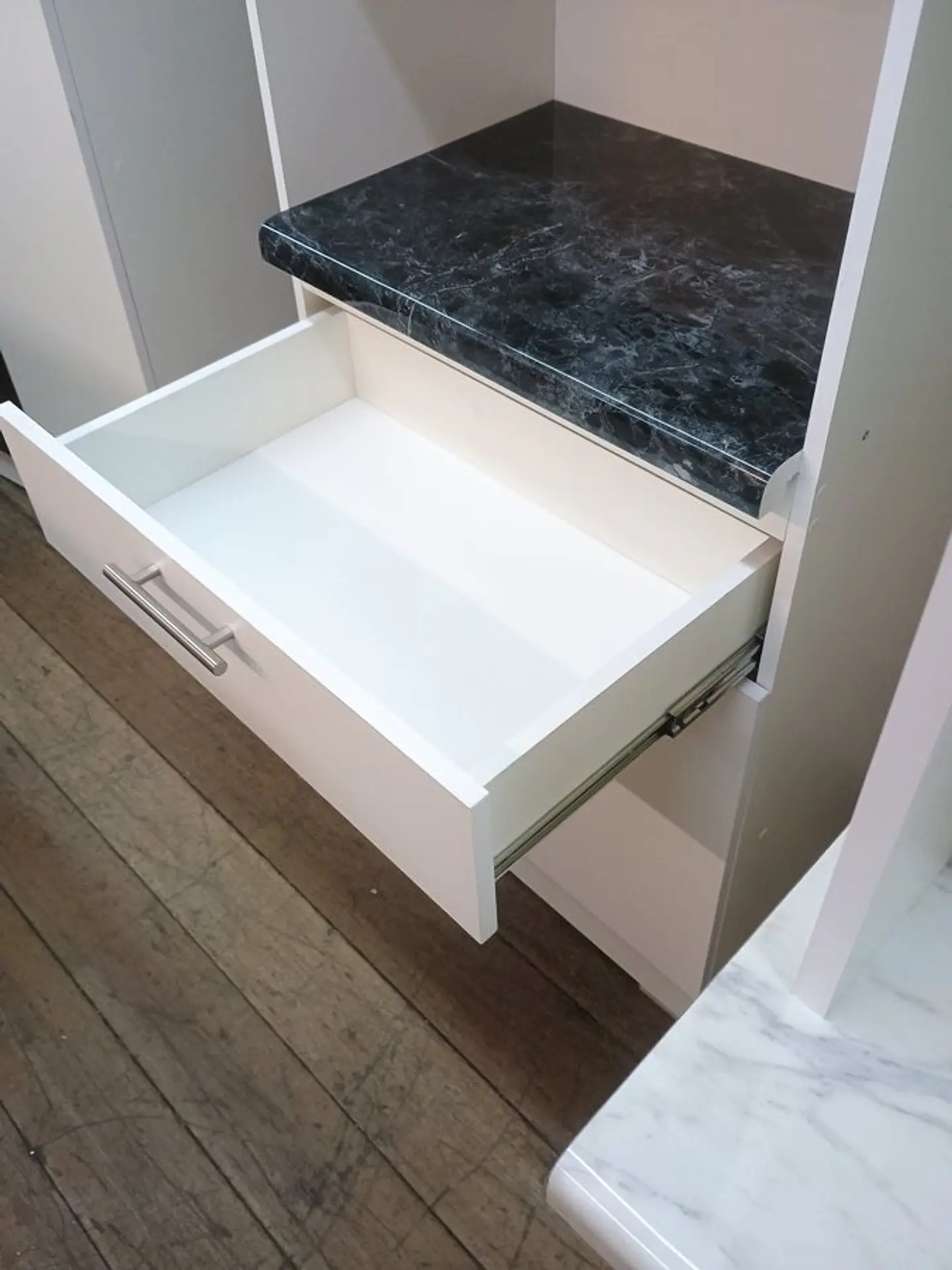 Mueble para horno y microondas blanco con vidrio  1
