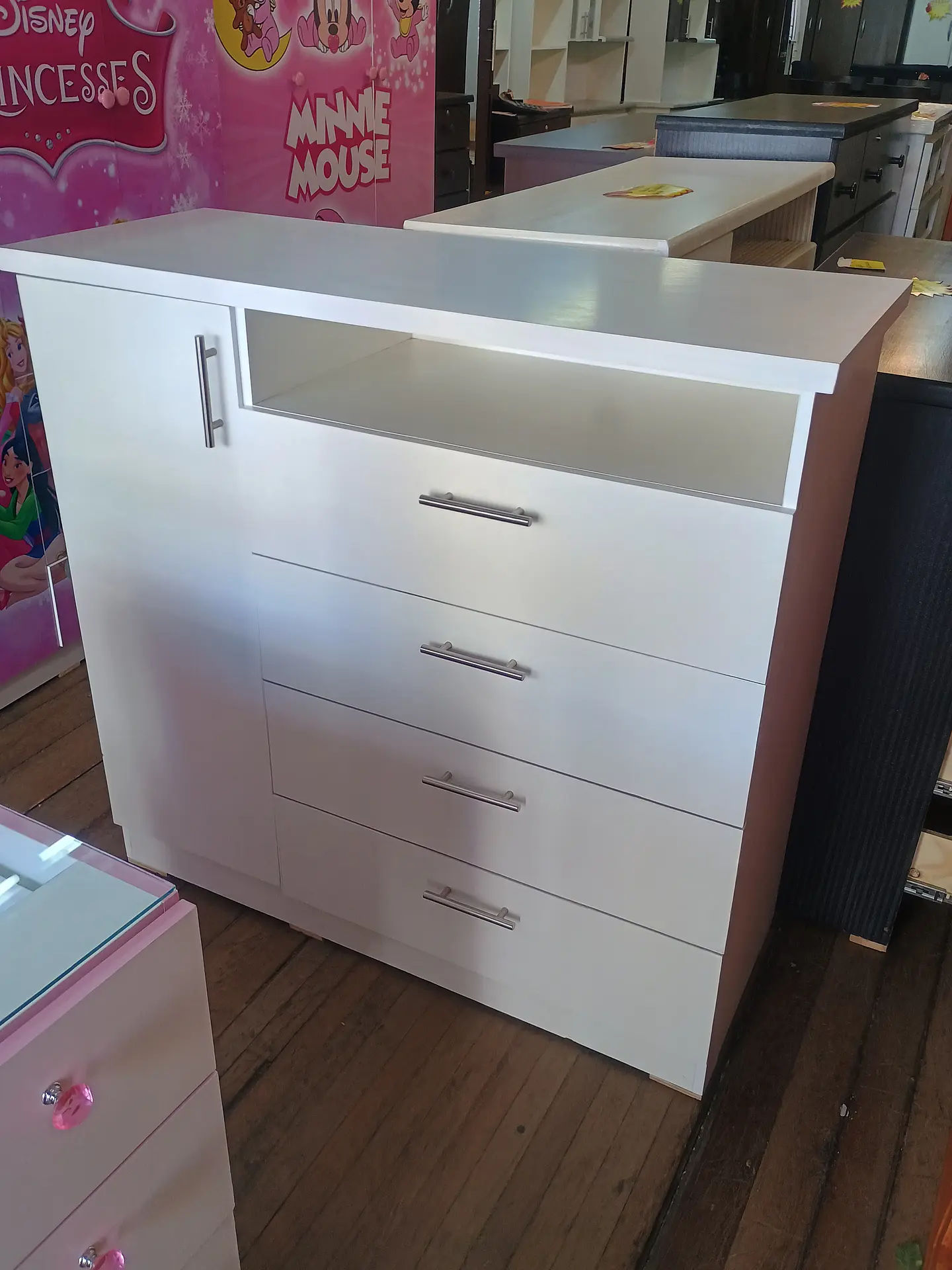 Cómoda closet TV melamina 1