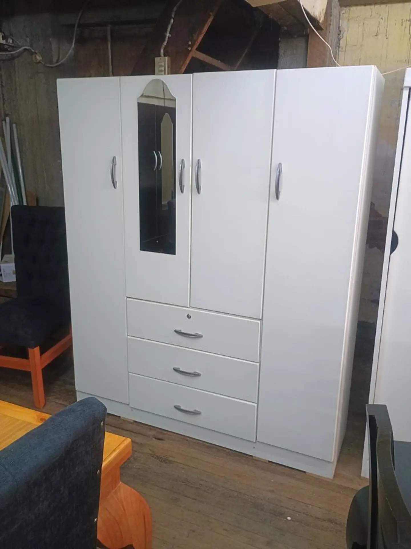 Closet 4 puertas 1