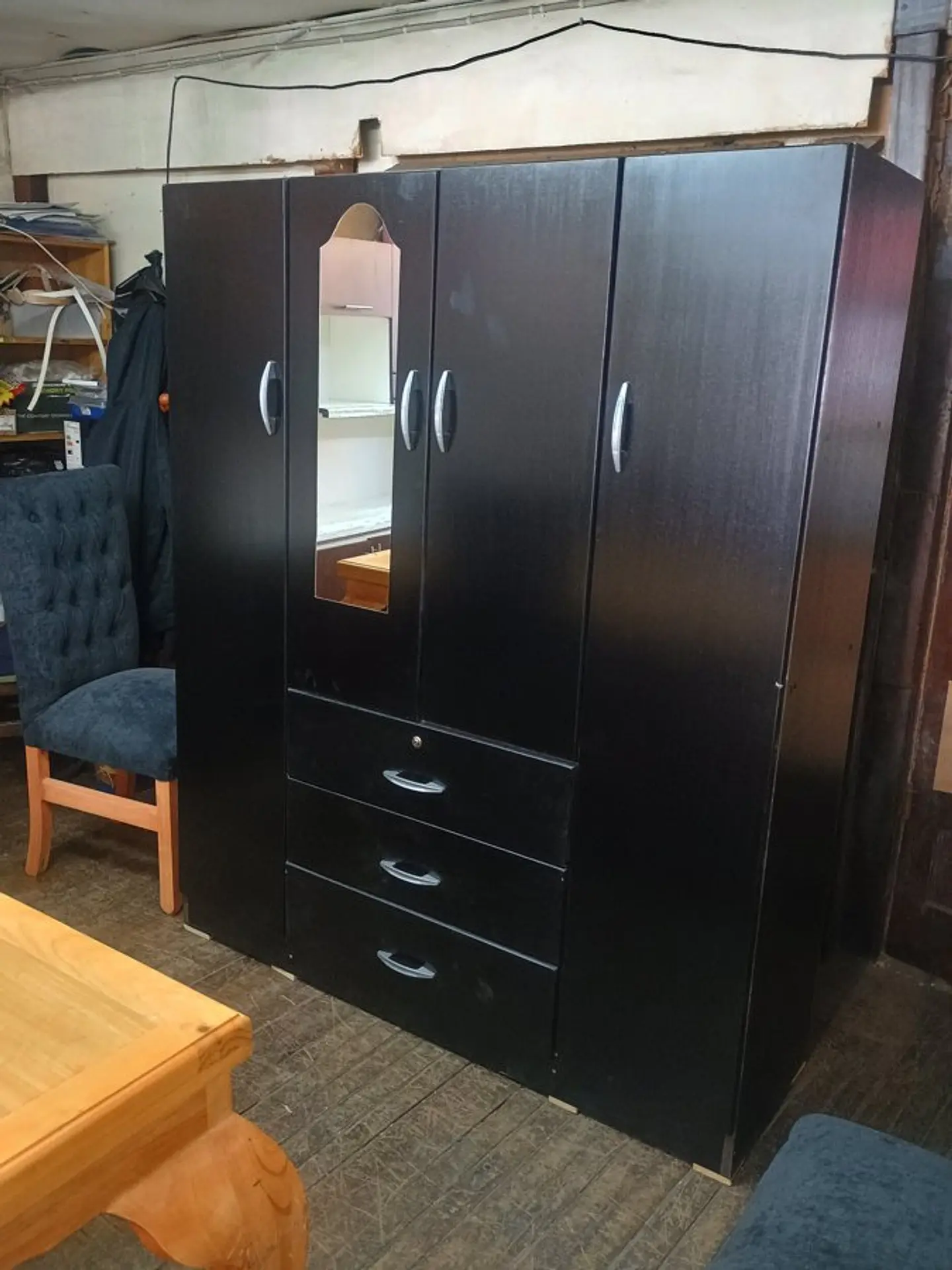 Closet 4 puertas 3