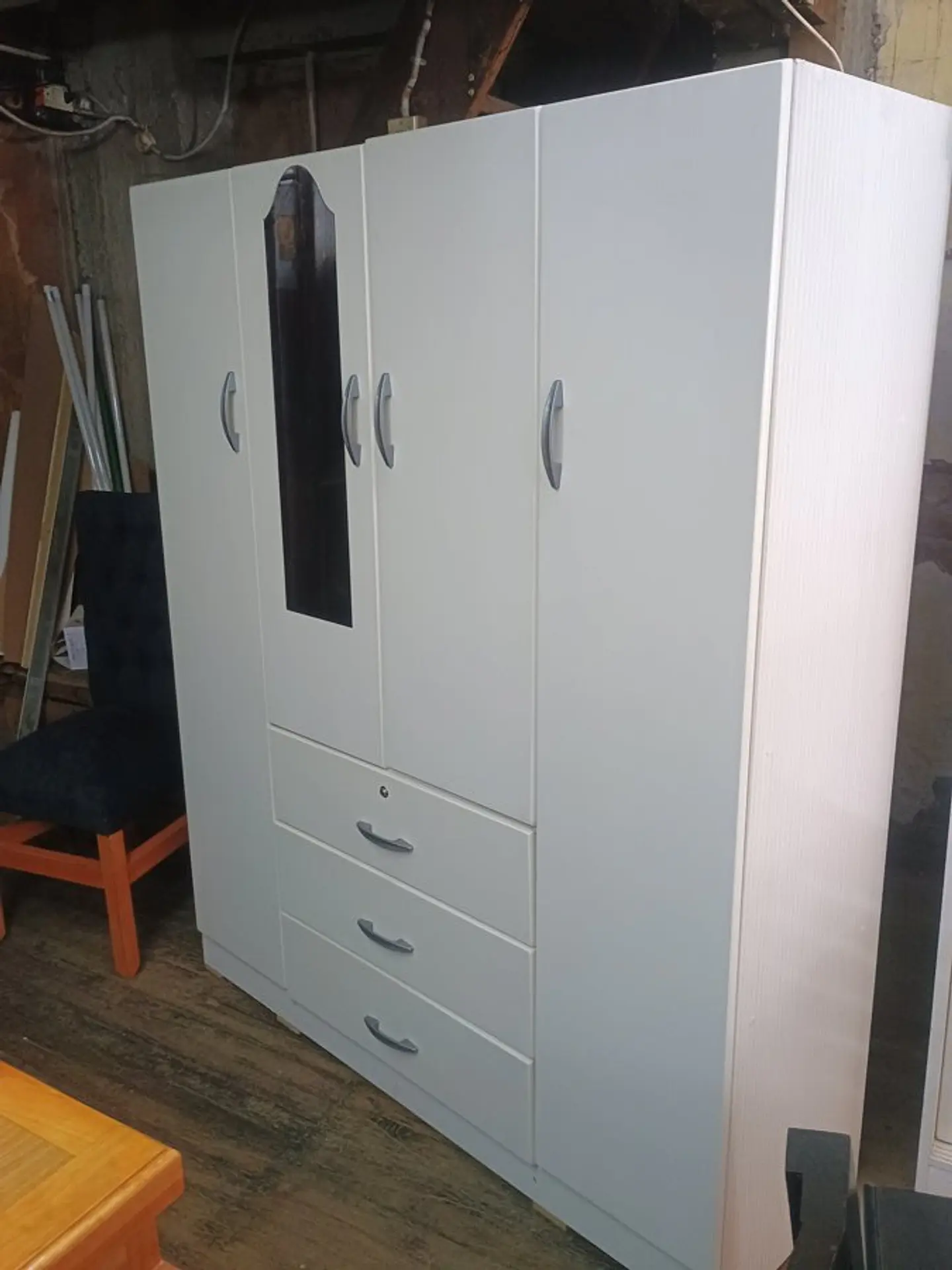 Closet 4 puertas 7