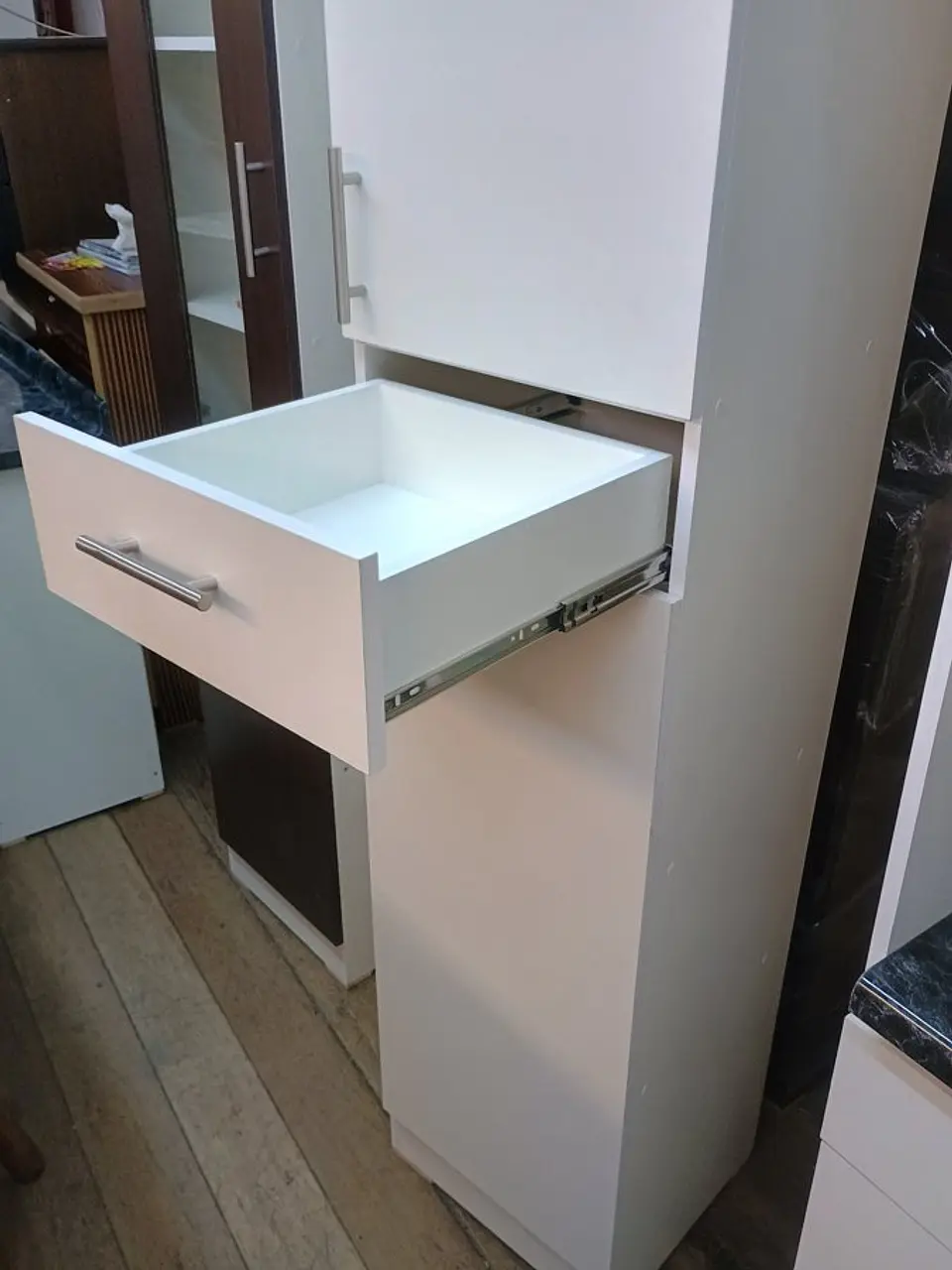 Despensa 1 puerta lisa 4