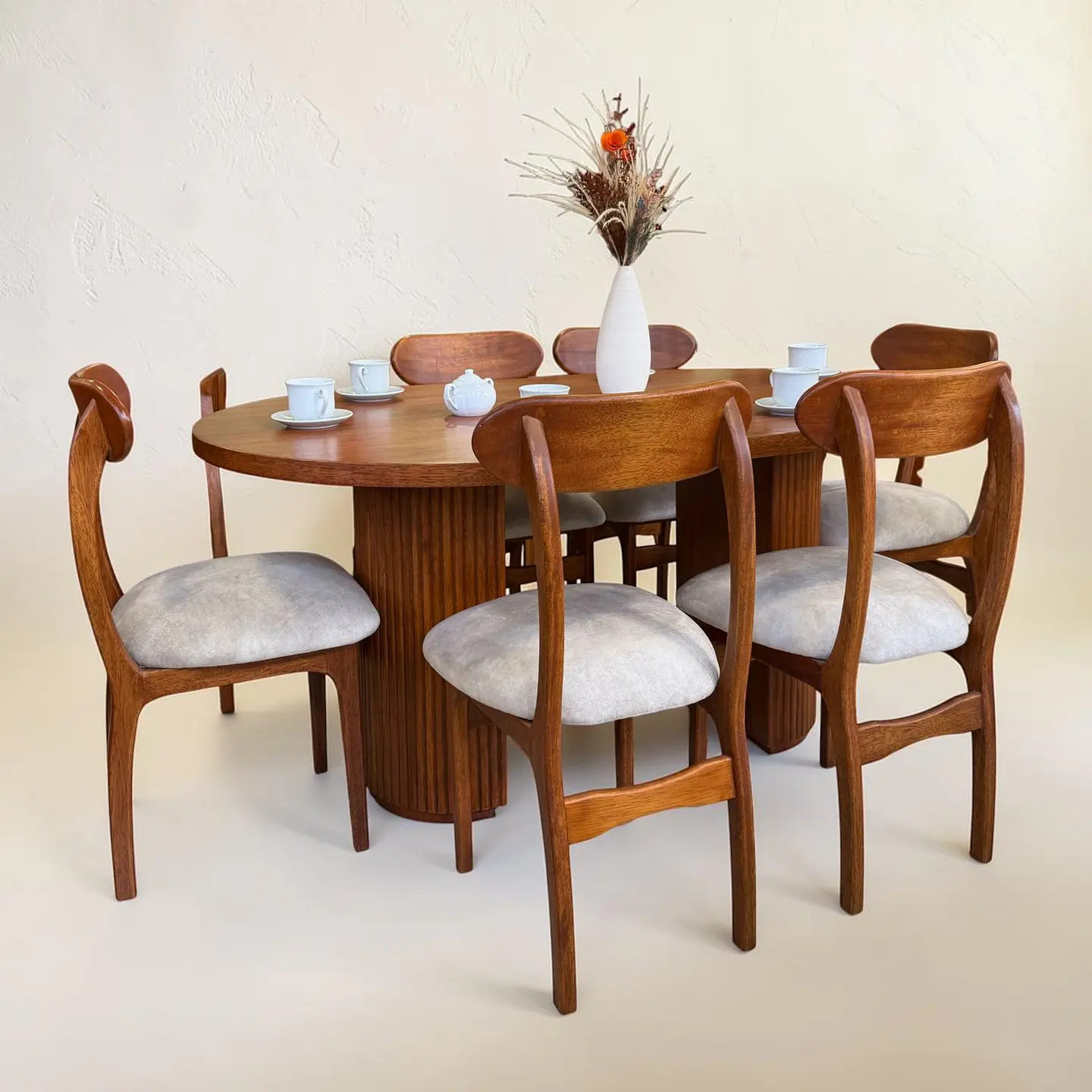 Juego de comedor 6 sillas Ameri + Base tallada + Tablero de madera 1