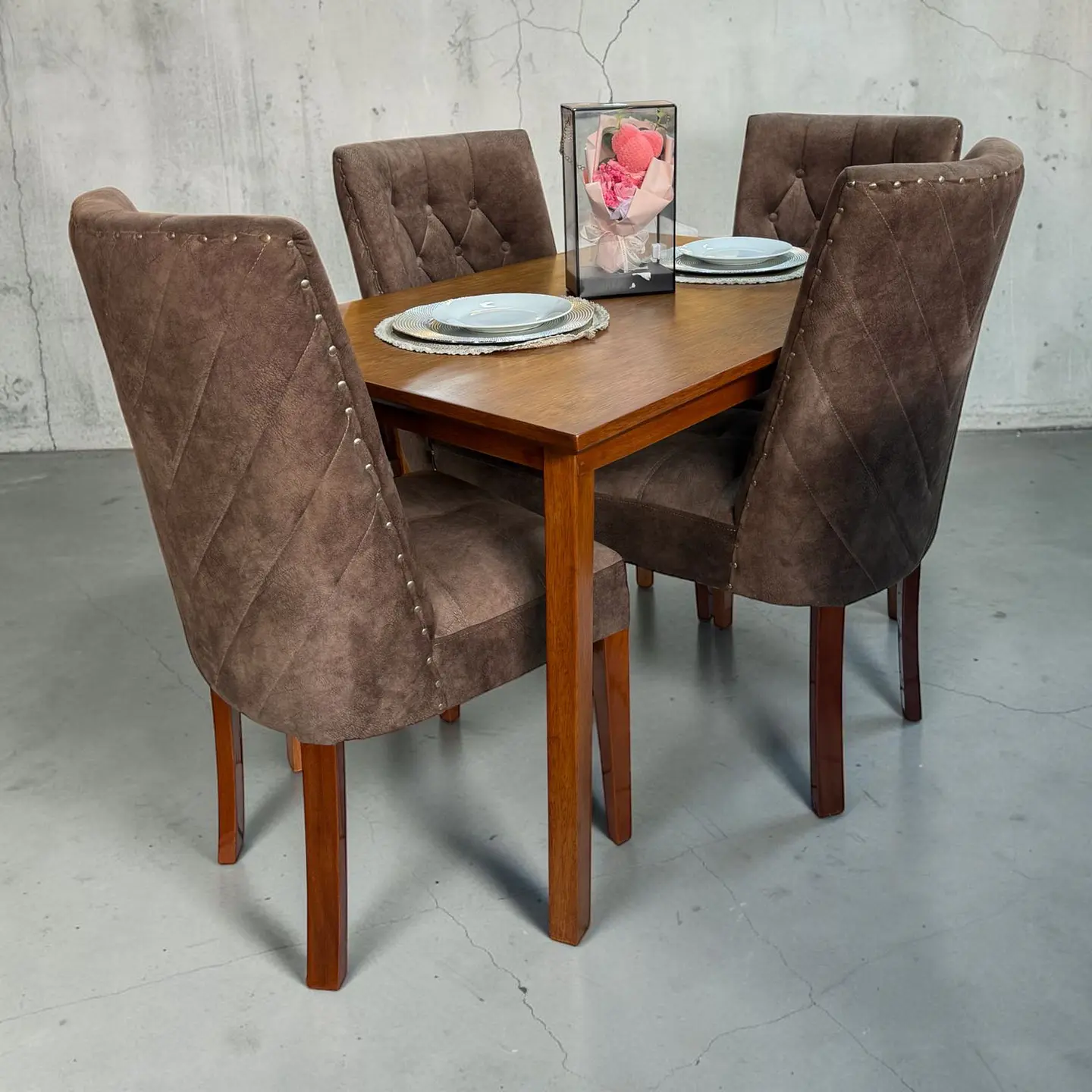 Juego de comedor 4 sillas Florencia + Mesa tablero vintage  1
