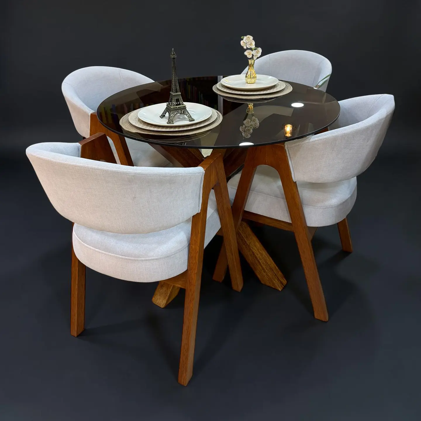 Juego de comedor 4 sillas Kiara + Base asterisco + Vidrio 1