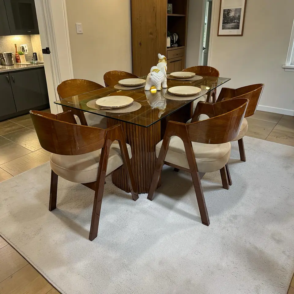 Juego de comedor 6 sillas Kiara + Base tallada + Vidrio  1