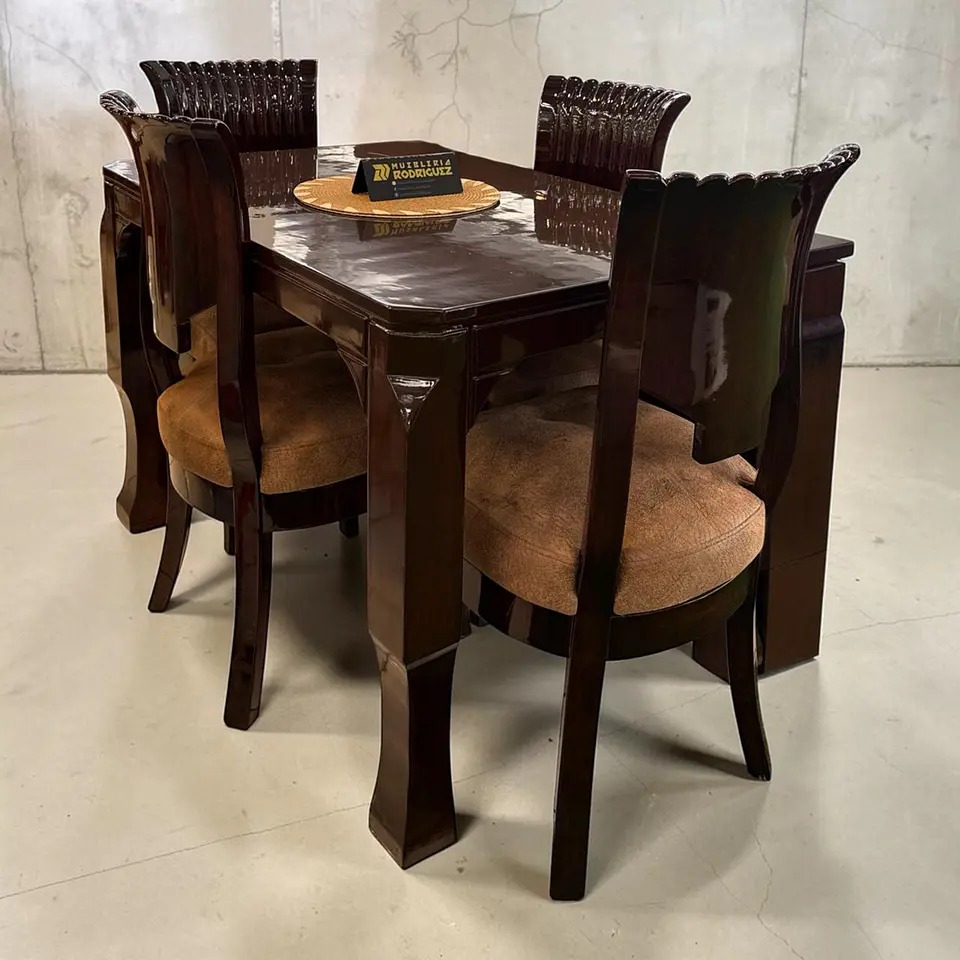 Juego de comedor 4 sillas Toscana+ Base pata de León  1